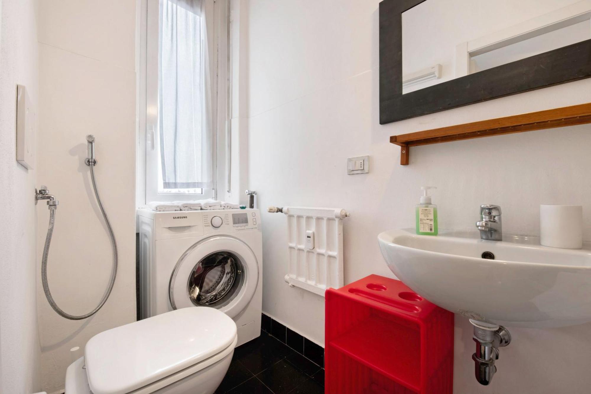 Comfy And Quiet, Great Location